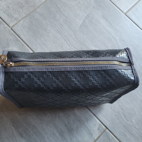 Gucci make up bag. 9.5 x 6.5 x 3.5 - Picture 2 of 7